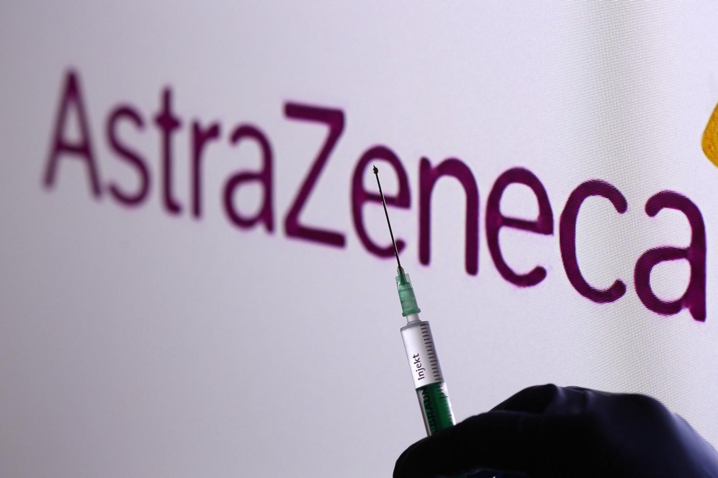 AstraZeneca, vaccino efficace contro variante Delta