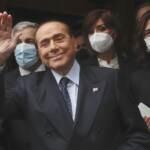 Centrodestra, la provocazione del Cav: Partito unico ma con Meloni