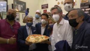 Amministrative Napoli: pizza Margherita per Conte, Di Maio e Manfredi a Forcella