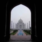 India, si allentano le restrizioni per il Covid: riapre il Taj Mahal