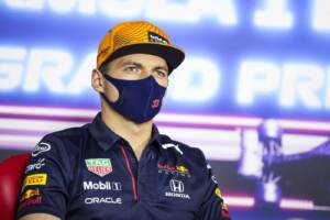 F1, Gp Francia: Verstappen in pole davanti a Hamilton. Quinto Sainz
