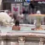 Roma, turista si tuffa nuda nella fontana davanti a Palazzo Chigi