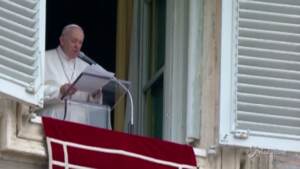 Giornata mondiale rifugiati, Papa Francesco: “Apriamo il nostro cuore, siamo una sola famiglia”