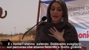 Burkina Faso: Angelina Jolie in visita nel campo profughi di Goudebo