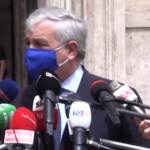 Tajani: “Via mascherine all’aperto? Nessuna data, ma governo vuol fare in fretta”