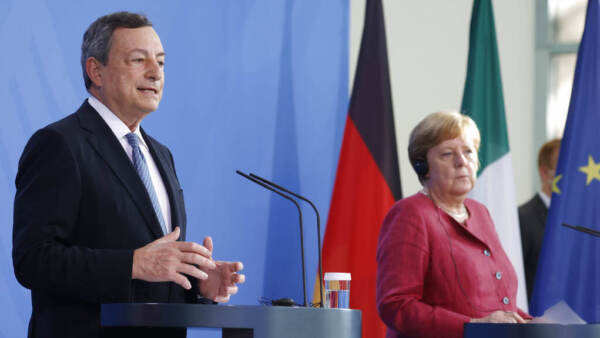 Il premier Mario Draghi e la cancelliera tedesca Angela Merkel