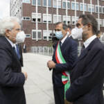 Sergio Mattarella in visita a Milano: “La pandemia va affrontata in modo globale”