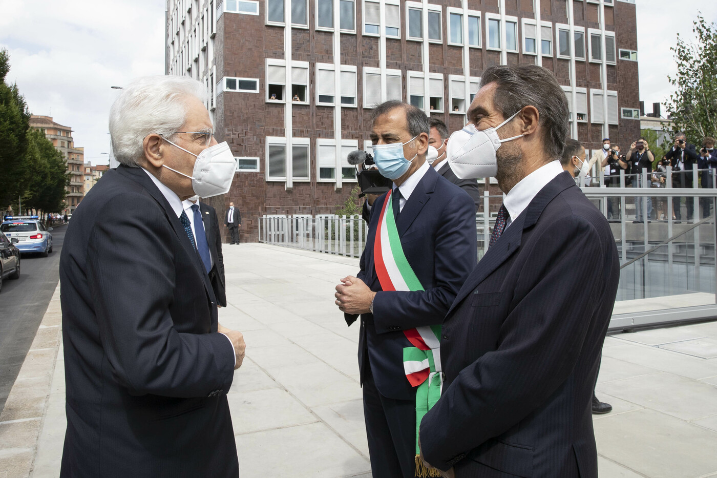 Sergio Mattarella in visita a Milano: “La pandemia va affrontata in modo globale”