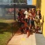 Brasile, indigeni protestano contro deforestazione riserve: scontri con la polizia