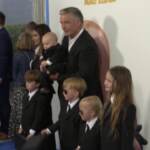 ‘Baby Boss 2’, Alec Baldwin e i sei figli in abito nero alla première