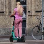 Francia, due ragazze fermate per italiana travolta in monopattino