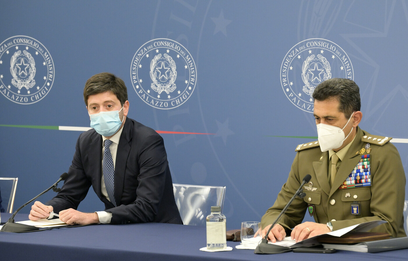 Covid, Figliuolo: “La variante Delta preoccupa”