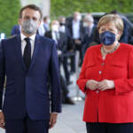 Ue, Merkel e Macron pronti a dialogo con Putin. Paesi baltici e Olanda frenano