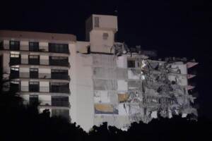 Miami, crollo di un palazzo di 12 piani a Surfside