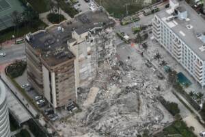 Miami, crollo di un palazzo di 12 piani a Surfside
