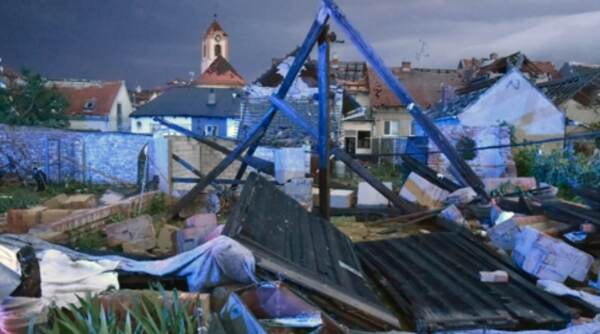 Case distrutte da tornado in Repubblica Ceca