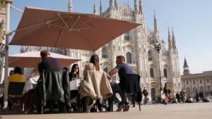 Covid, a Milano assembramenti nell'ultimo weekend in fascia gialla - Frame Video