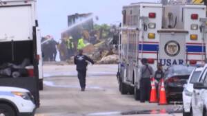 Miami, cittadini e turisti sul luogo del crollo delle Champlain Towers