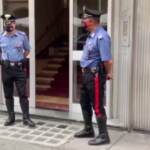 Torino, ritrovato cadavere con coltellate in testa in una cantina