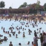 Arriva il caldo: tutti in spiaggia ad Atene