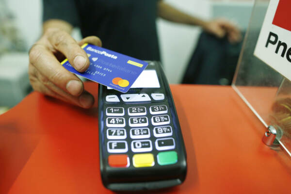 Fisco, detrazioni fiscali per chi usa il bancomat