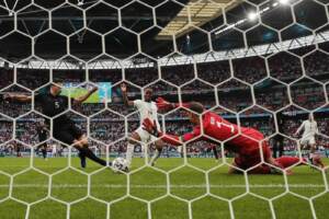 Euro 2020, Inghilterra ai quarti: Sterling e Kane affossano la Germania