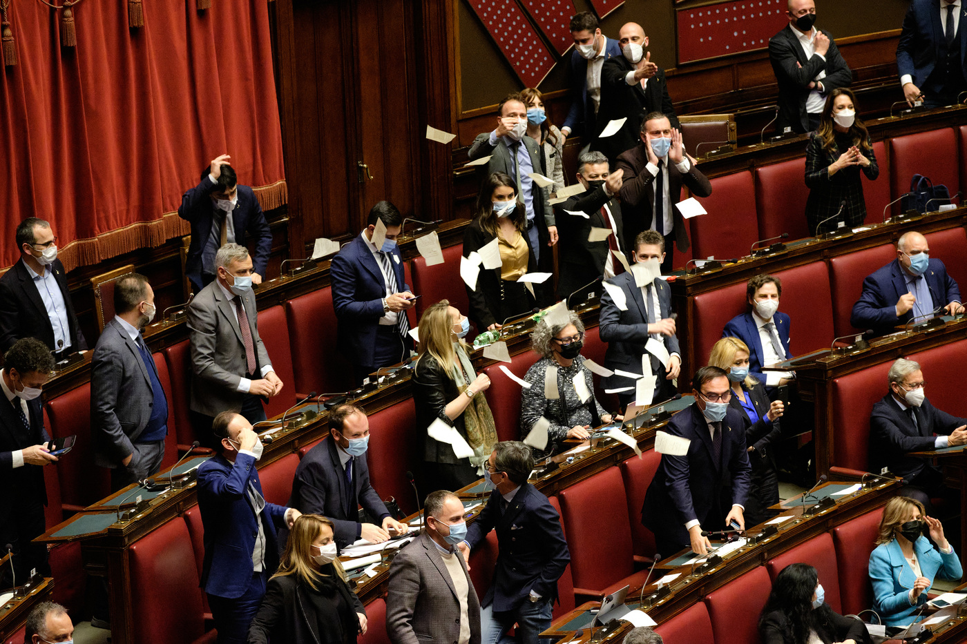 M5S, venti di scissione dopo rottura Grillo-Conte. Sconcerto per ritorno Rousseau