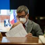 Da licenziamenti a rinvio cartelle, ok Cdm al Dl lavoro. Draghi stoppa cashback