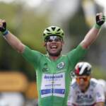 Tour de France, Cavendish fa il bis e si avvicina al mito Merckx