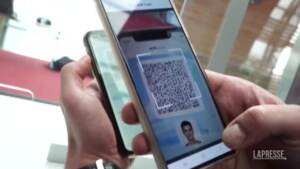 Telefono con green pass attivato