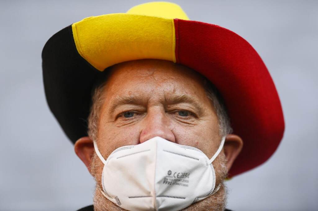 Galleria foto 'Euro 2020, Belgio-Italia: i giocatori in ginocchio contro il razzismo' - foto 4