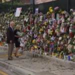Crollo Miami: i fiori di Jill e Joe Biden al memoriale per le vittime