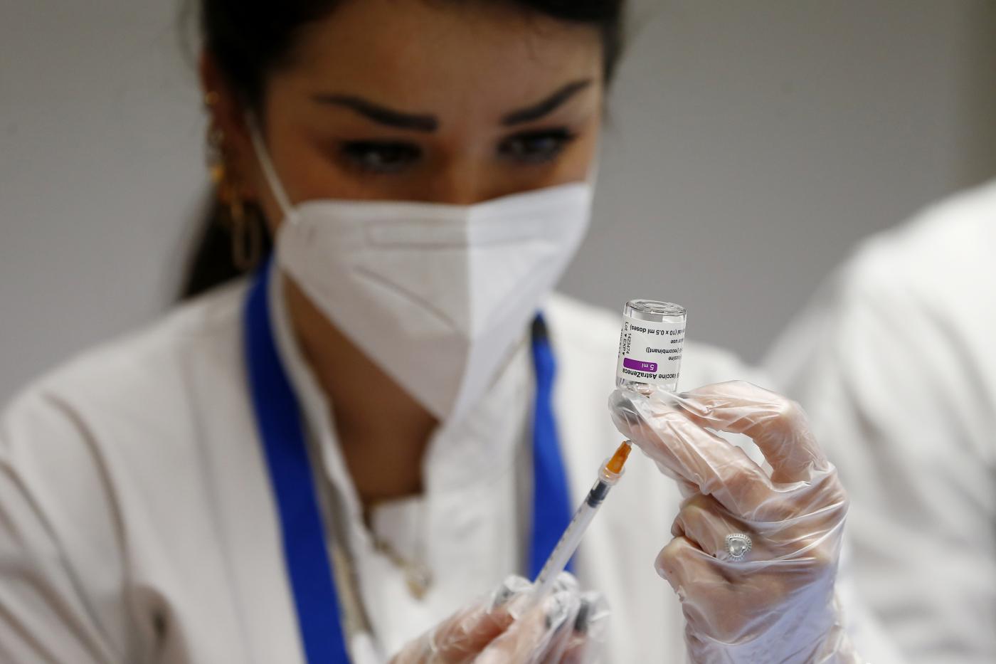 Vaccini, medici e sanitari contro obbligatorietà: ricorso al Tar Vaccini, medici e sanitari contro obbligatorietà: ricorso al Tar