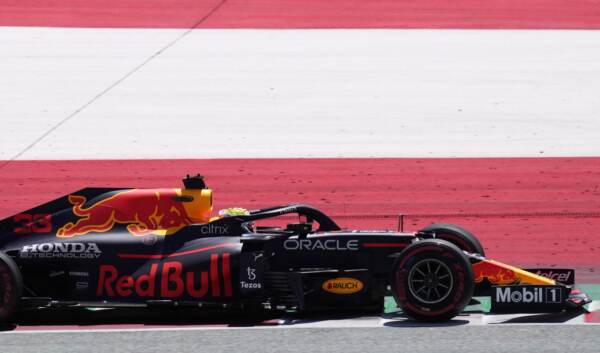 F1, Gp Austria: pole Verstappen davanti a Norris, Hamilton quarto