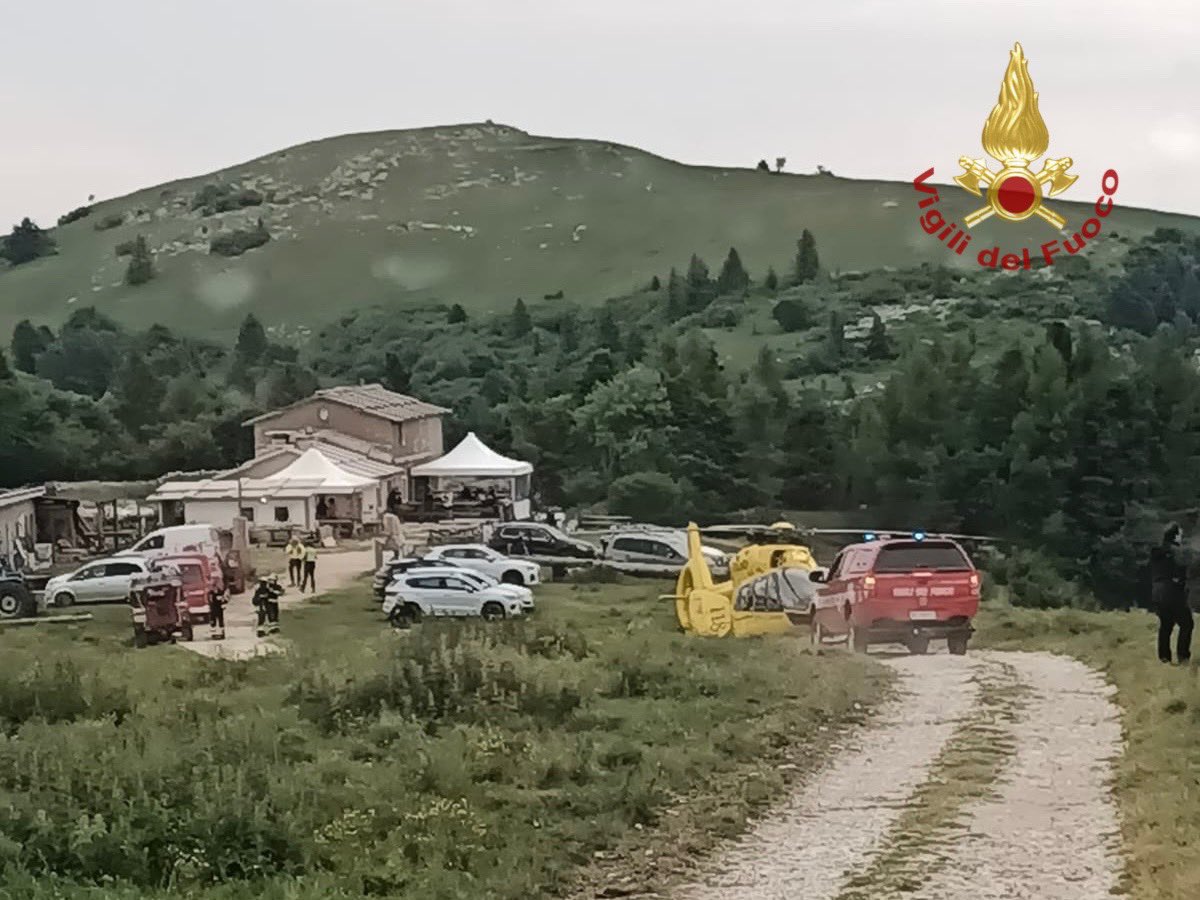 Crolla tetto di una ghiacciaia, due bambini morti nel Veronese