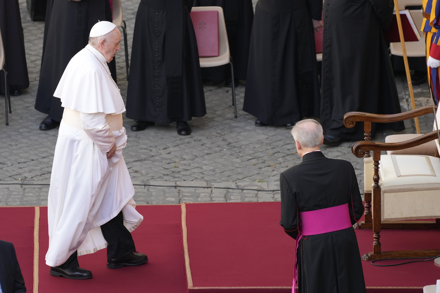 Il Papa in buone condizioni dopo lungo intervento. Ora almeno 7 giorni di degenza Il Papa in buone condizioni dopo lungo intervento. Ora almeno 7 giorni di degenza