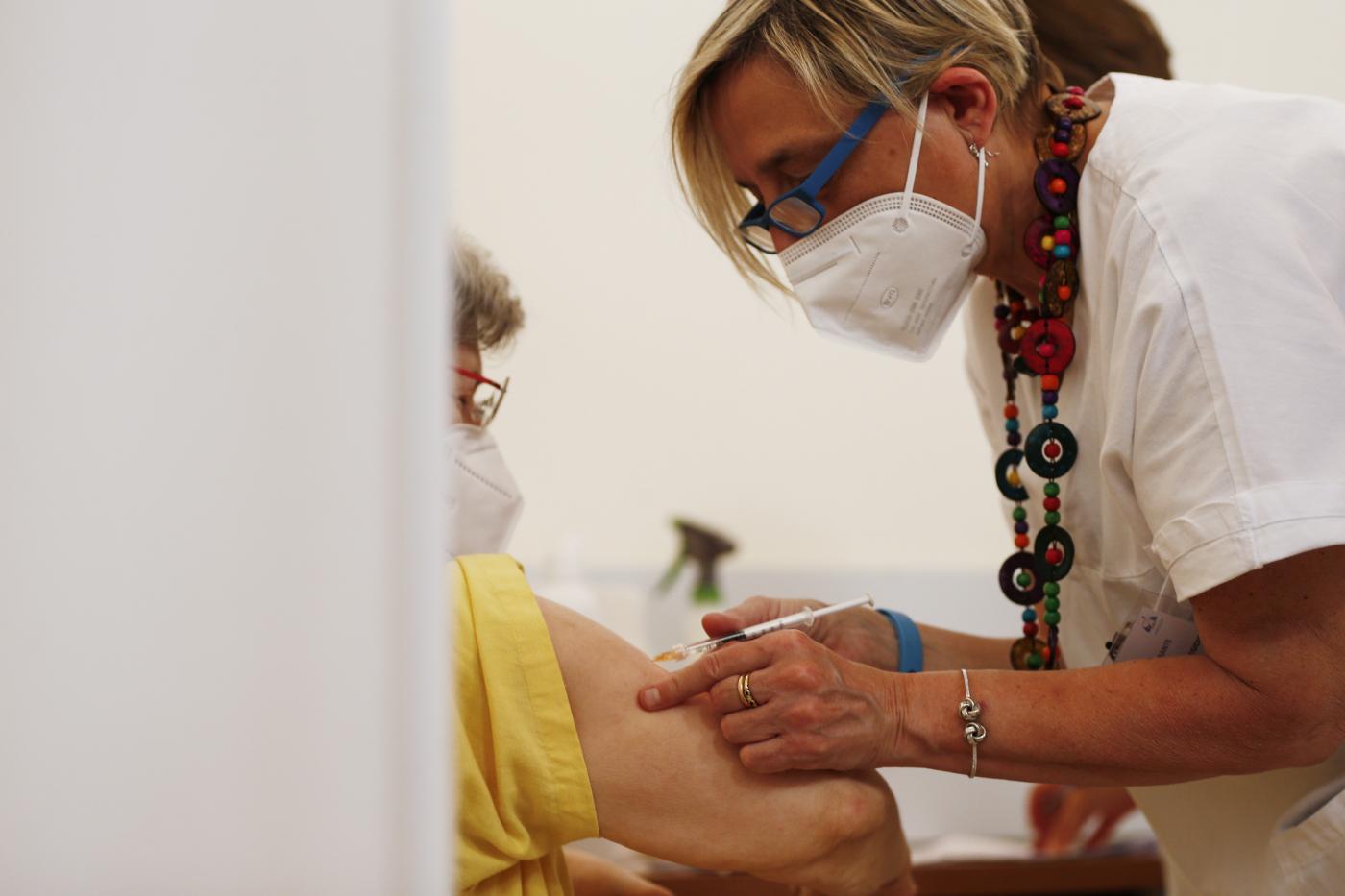 Scuola, Figliuolo esorta le Regioni: “Incentivare personale scolastico a vaccinarsi”