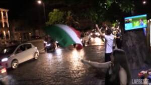 Euro 2020, la gioia dei tifosi azzurri: a Roma, Torino e Milano grande festa in piazza