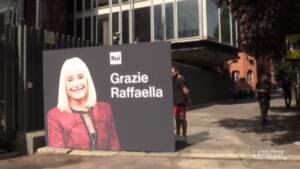 Raffaella Carrà, feretro in Viale Mazzini. Salini: “Lascia vuoto ma anche modello da seguire”