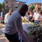 Bologna, ultimo saluto a Chiara Gualzetti: folla alle esequie