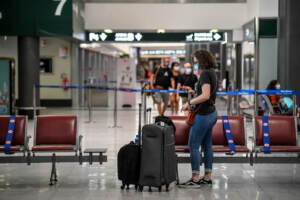 Coronavirus, al via i tamponi ai viaggiatori in arrivo all’aereoporto Malpensa