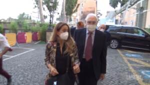 Carrà, anche Pippo Baudo alla camera ardente: “Siamo molto addolorati”