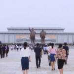 Anniversario morte Kim II Sung, i nordcoreani in pellegrinaggio al mausoleo