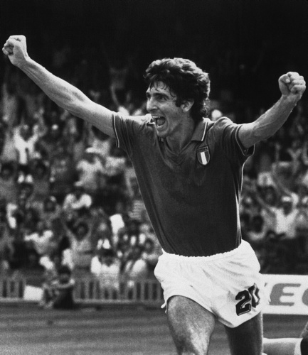 8 Luglio 1982 Due Gol Di Paolo Rossi Alla Polonia E L Italia E In Finale Mondiale Lapresse