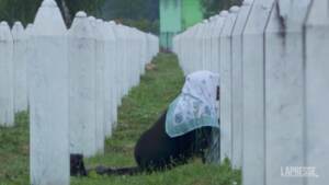 Srebrenica, i funerali delle vittime identificate nell’anniversario della strage