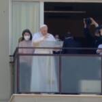Papa, Angelus dal Gemelli: “Mantenere buon servizio sanitario accessibile a tutti”