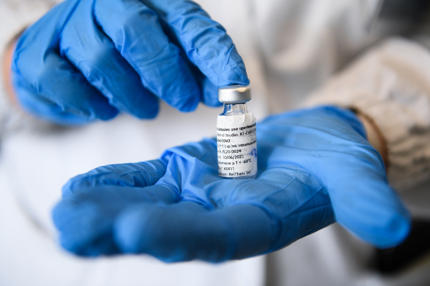 Vaccini, Reithera: risposta anticorpale, 93% dopo una dose. Resta il nodo finanziamenti Vaccini, Reithera: risposta anticorpale, 93% dopo una dose. Resta il nodo finanziamenti