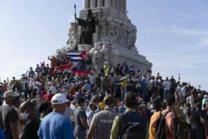 Cuba, protesta inedita contro il governo