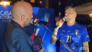 Festa azzurri, Immobile e Giuliano Sangiorgi cantano “Napul è”