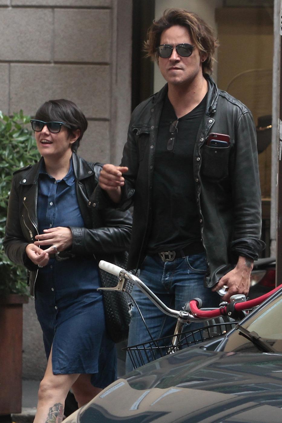 Gabriel Garko a passeggio con amica a MIlano